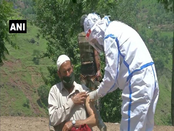 J-K: Indian Army ensures COVID-19 vaccination for villagers near LoC