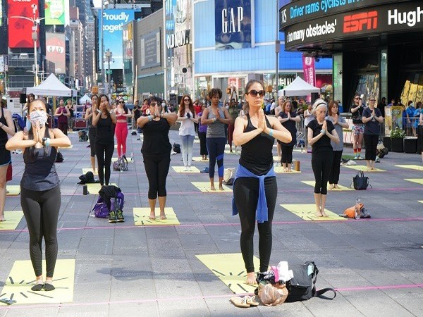 New York’s Times Square celebrates International Yoga Day with over 3,000 yogis
