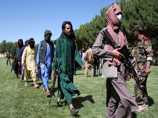 Taliban seize Pakistan border crossing town of Spin Boldak