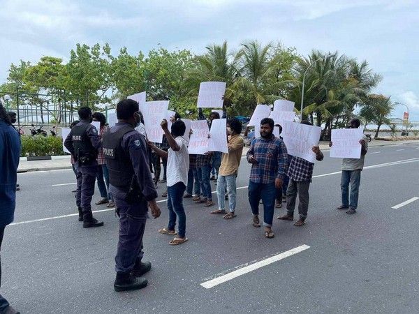Maldives: Protest outside Chinese embassy against Beijing’s treatement of Muslims