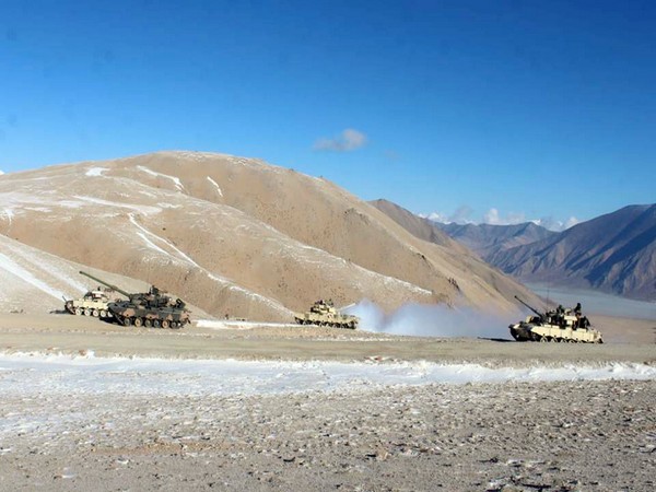 भारतीय सेना ने पूर्वी लद्दाख में सामरिक सहायता क्षमता का प्रदर्शन करते हुए अभ्यास किया