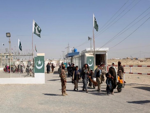 Pakistani soldiers clash with hundreds of Afghans at Chaman