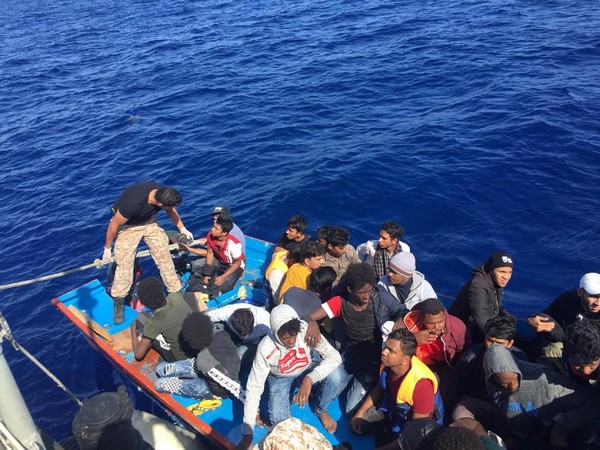 लीबिया तट पर जहाजों के डूबने से 160 से अधिक शरणार्थियों की मौत