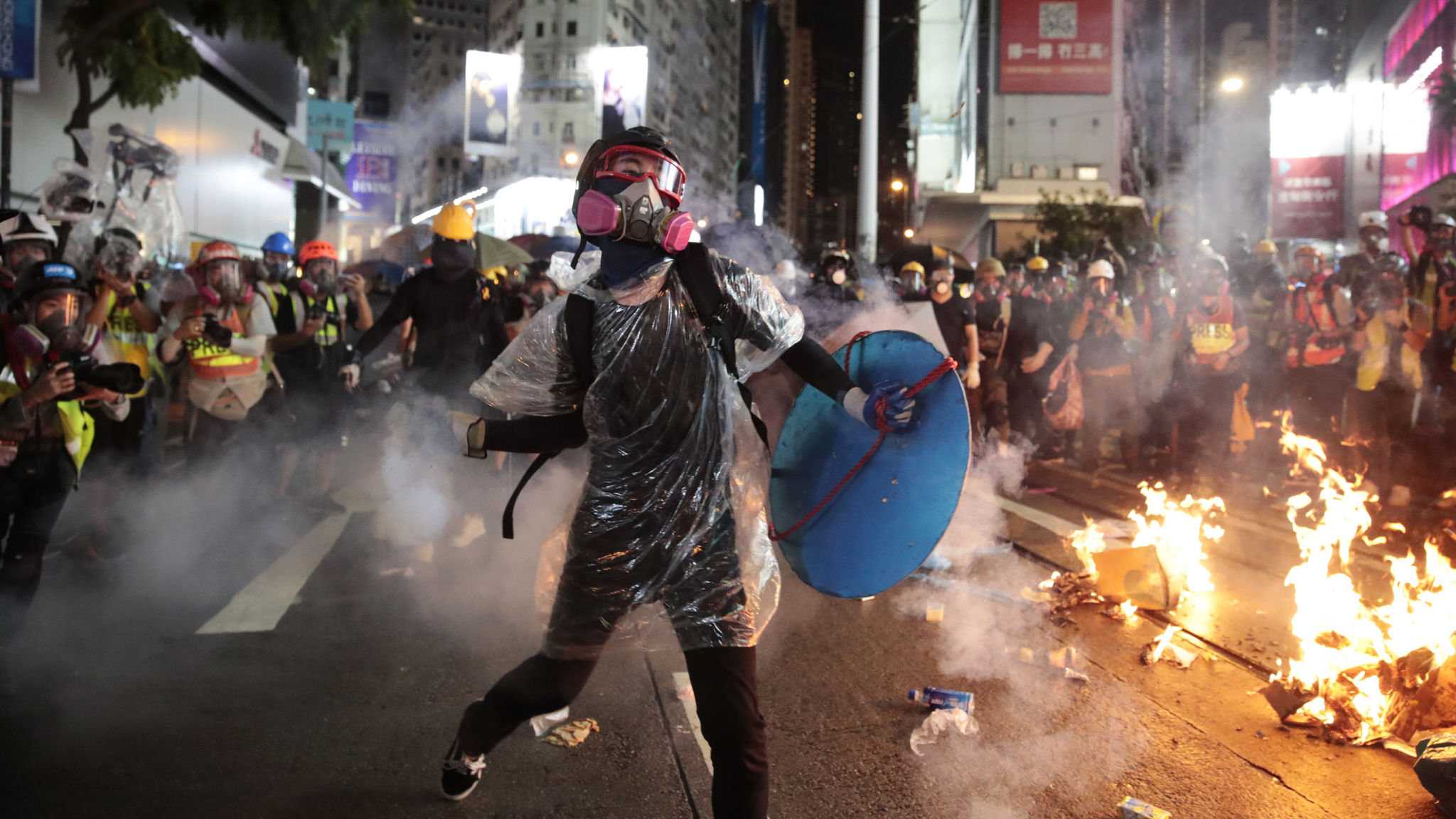हांगकांग में चीन के राष्ट्रीय दिवस पर लोकतंत्र समर्थक प्रदर्शन को रोका गया