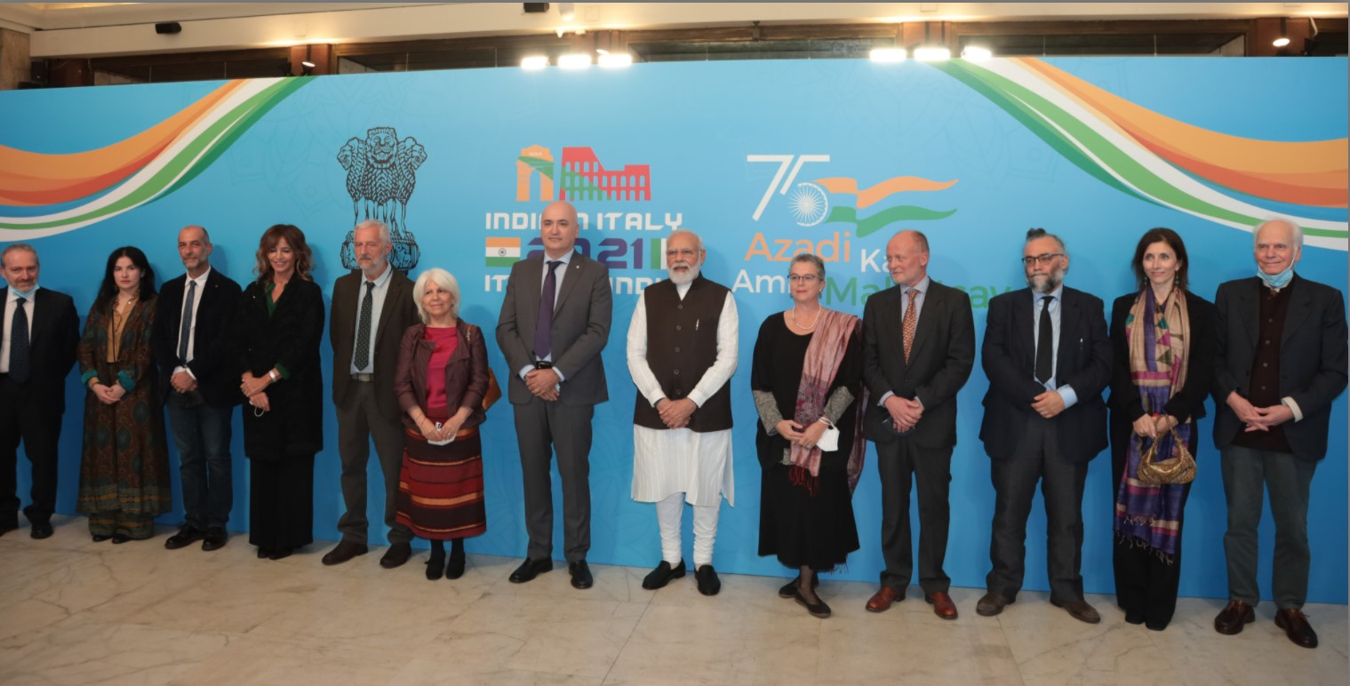 Prime Minister Modi meets Indologists and Sanskritists in Italy