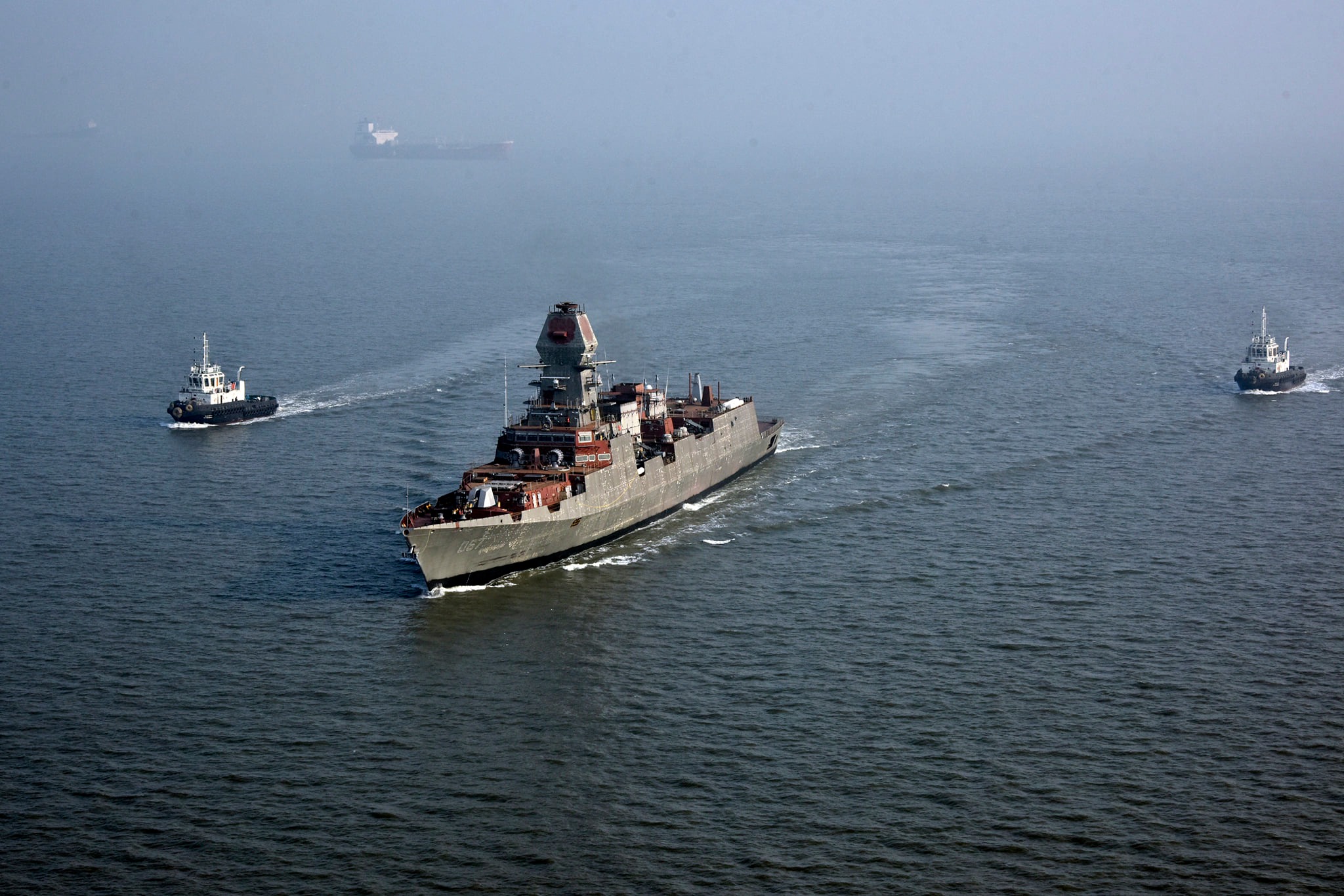 भारतीय नौसेना के नए विध्वंसक पोत का समुद्री परीक्षण शुरू