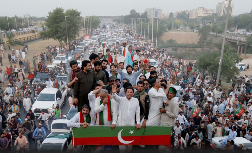 Imran Khan was persuaded to end his ‘Azadi March’ abruptly: report