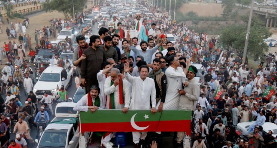Imran Khan warns of ‘civil war’ in Pakistan if elections not announced