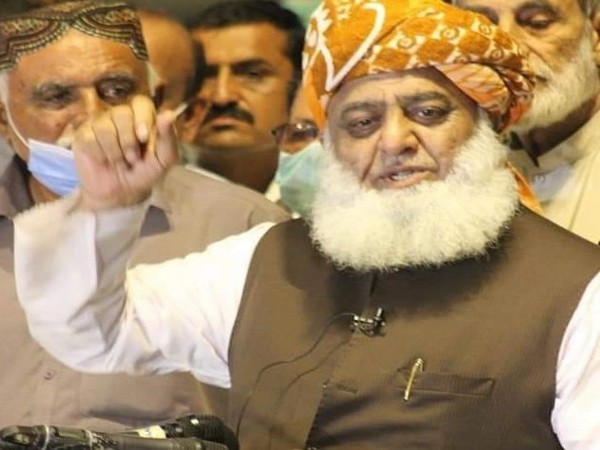 Pakistan: JUI-F chief criticises Pakistan’s ongoing crackdown against Afghans