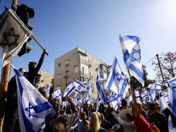 Tel Aviv: Dozens of Kfar Aza residents hold rally, call for return of hostages