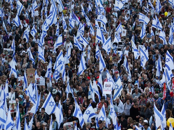 Israel-Hamas war: 30,000 people join families of Israeli hostages on final march to Jerusalem