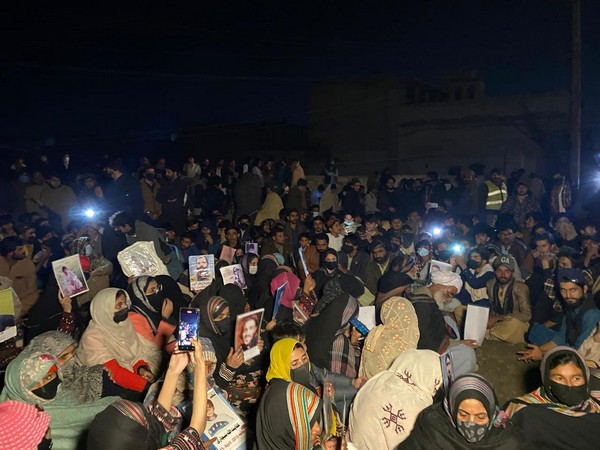 Turbat long march: Pak police harass Baloch protesters, block road; 20 detained