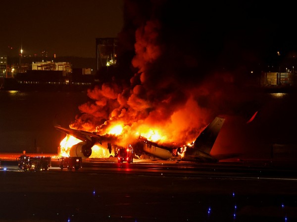 Japan: Five Japanese coast guards killed in plane collision at Haneda Airport