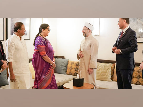 Smriti Irani, Muraleedharan meet their counterpart ministers handling Haj Affairs from Turkiye, Malaysia