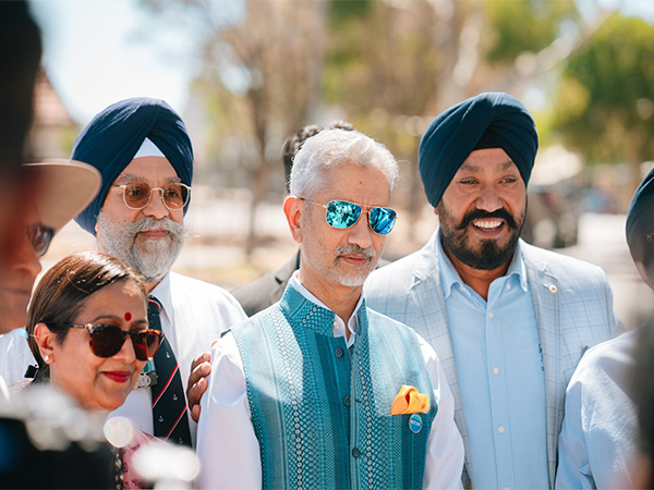 EAM S Jaishankar visits Sailani Avenue in Perth, meets veterans, Indian community leaders