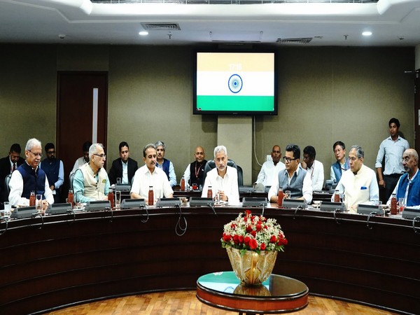 Jaishankar chairs meeting with MEA officials, discusses vision of ‘Vishwabandhu’
