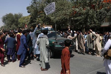 पंजशीर में हवाई हमलों के खिलाफ काबुल की सड़कों पर ‘पाकिस्तान मुर्दाबाद’ के नारे