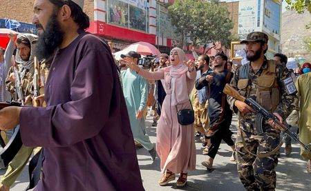 Afghan protests persist, posing a problem for new Taliban government
