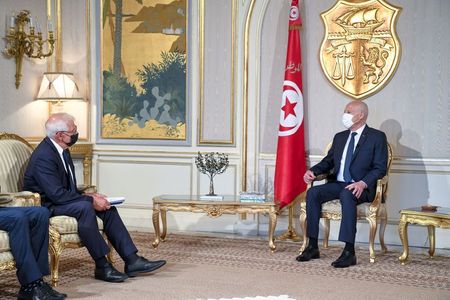 Tunisia president rebuffs foreign pressure over political crisis