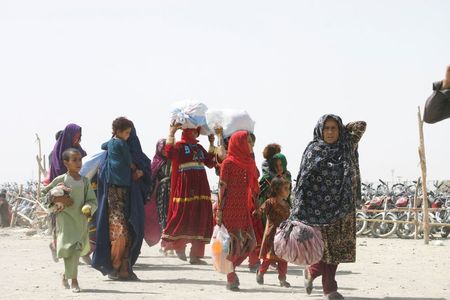 Afghans still fleeing rural homes despite fall in violence – UN migration agency