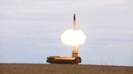 रूस ने पनडुब्बी से नई हाइपरसोनिक मिसाइल का परीक्षण किया