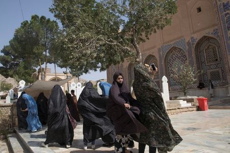 तालिबान: अफगानिस्तान में मस्जिद में बम विस्फोट, कम से कम 15 लोग घायल