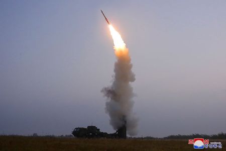 उत्तर कोरिया ने नव विकसित विमान भेदी मिसाइल का परीक्षण किया