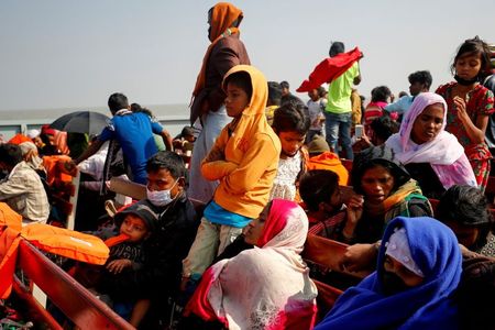 Bangladesh signs U.N. deal to help Rohingya refugees on island