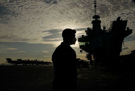 शीर्ष अमेरिकी नौसैना कमांडर ने नौसेना प्रमुख एडमिरल करमवीर सिंह के साथ की वार्ता