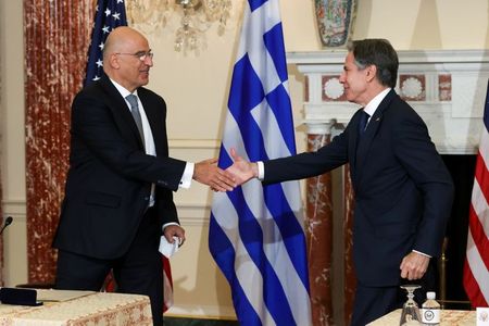 तुर्की से तनाव के बीच यूनान, अमेरिका ने रक्षा समझौते का विस्तार किया