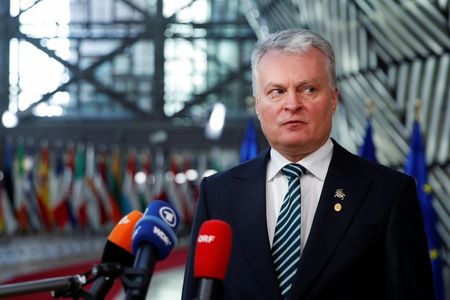 Lithuania calls for new of EU migration pact, fence to stand up to Belarus