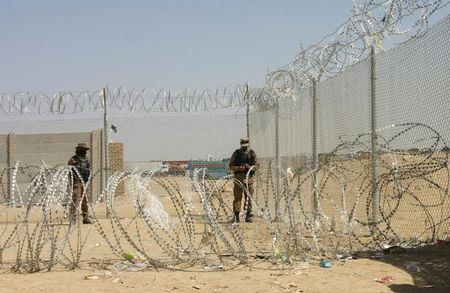 अफगानिस्तान की सहमति से डूरंड लाइन पर बाड़ लगाने का काम पूरा होगा: पाकिस्तानी गृह मंत्री