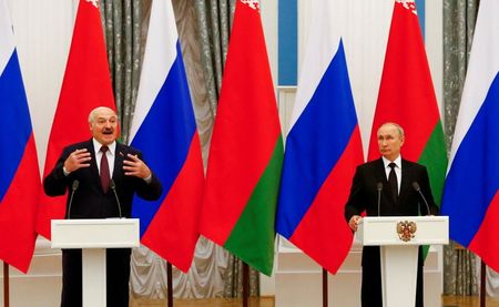 Analysis: Lukashenko ties fate to Moscow while testing Putin’s patience