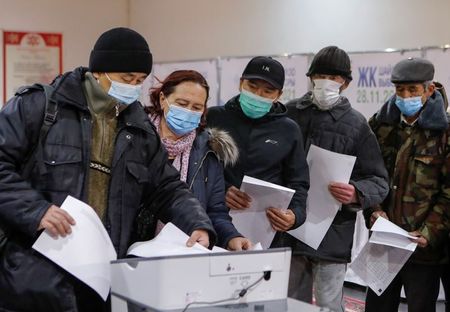 किर्गिस्तान में संसदीय चुनाव, राष्ट्रपति की ताकत बढ़ने का अनुमान