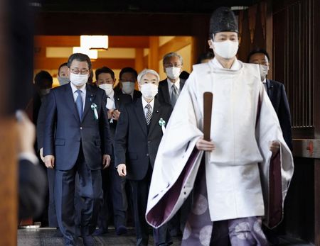 Japan lawmakers visit Yasukuni Shrine, South Korea protests