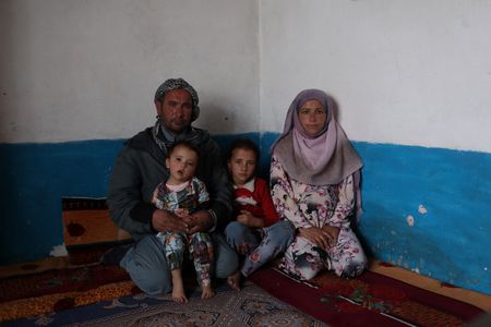 अफगानिस्तान में पैसों के लिए मोहताज लोग अपनी संतान बेचने को मजबूर