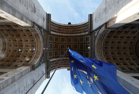 French far-right wants EU flag off Arc de Triomphe