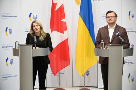 Canada condemns Russian troop movements near Ukraine, mulls weapons supplies to Kyiv