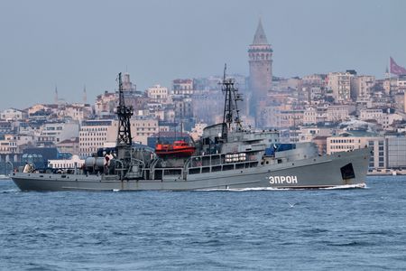 Turkey hasn’t decided to close straits to Russian ships -Turkish official