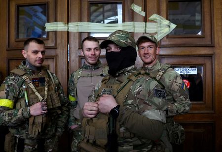 Explainer-Is it legal for foreigners to fight for Ukraine?